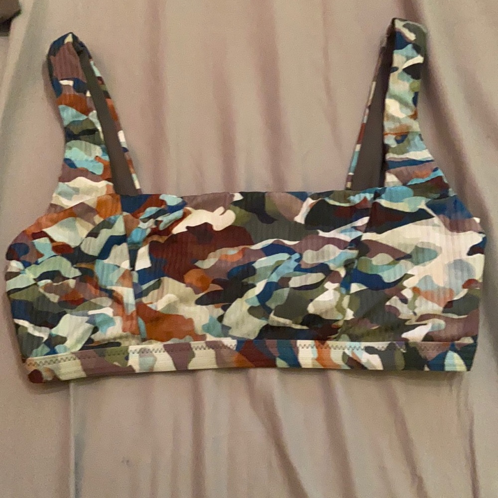 BECCA bathing suit top - only worn to try on